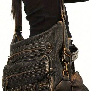 Black Women’s Shoulder Bag - Stylish Everyday Carry